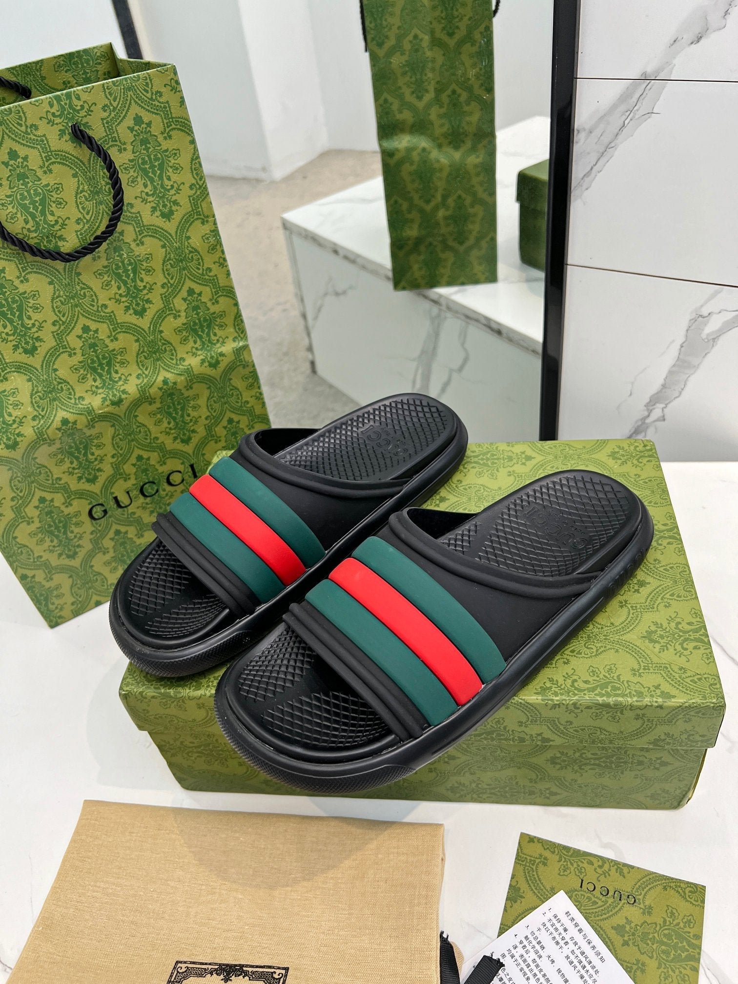 GUCCI PLATFORM SLIPPERS IN BLACK MIX GREEN AND RED IMPORTED TPU