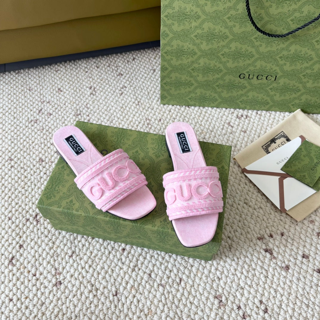 GUCCI SLIDE SANDAL WITH  SCRIPT PASTEL PINK DENIM
