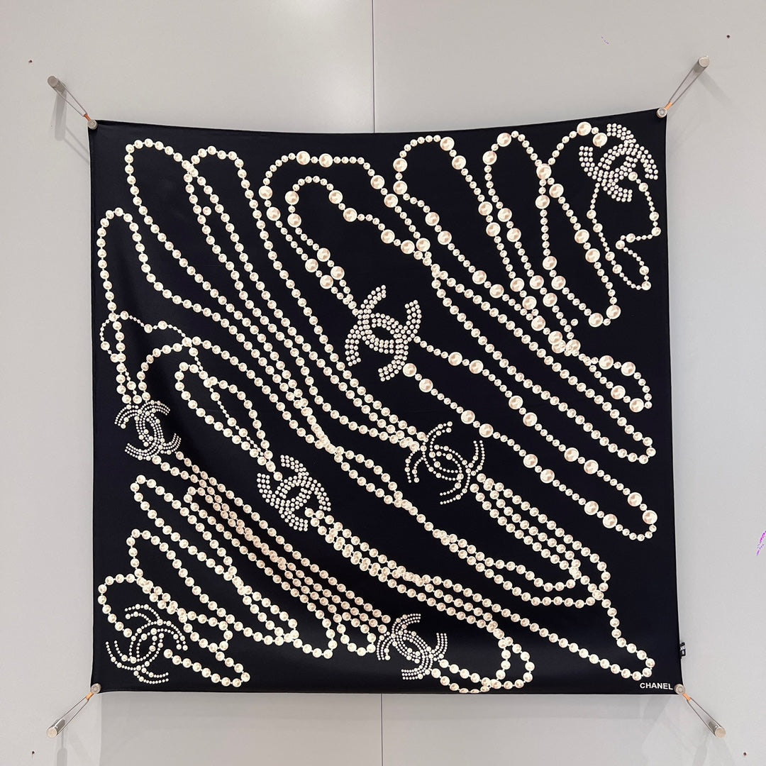 CHANEL 25S SCARF 90 IN SILK 735866