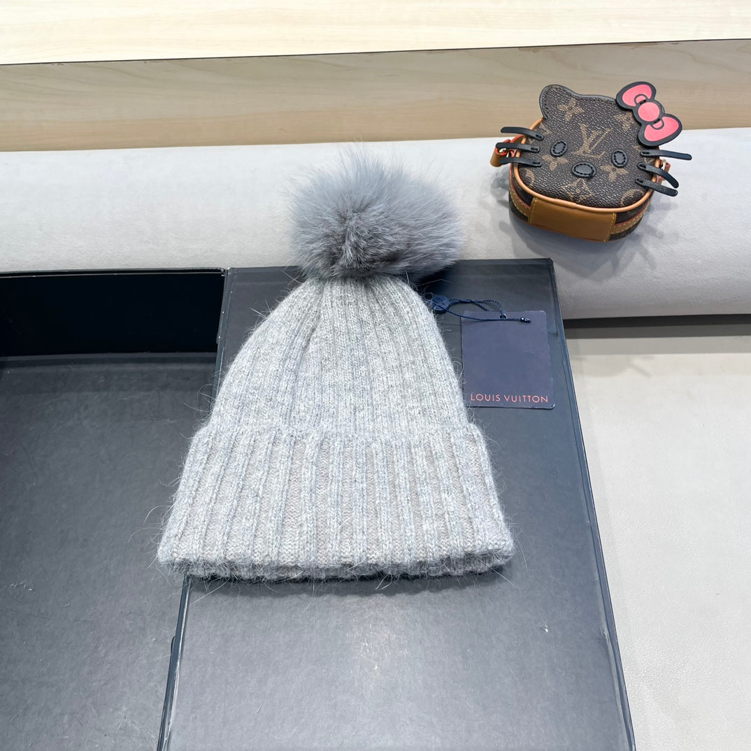 LOUIS VUITTON KNITTED BEANIE HAT IN GRAY WOOL 413367