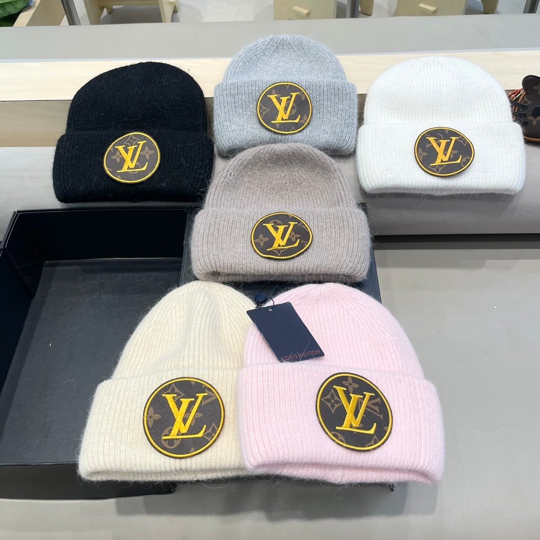 LOUIS VUITTON KNITTED BEANIE HAT IN LIGHT GRAY WOOL AND RABBIT FUR 417755