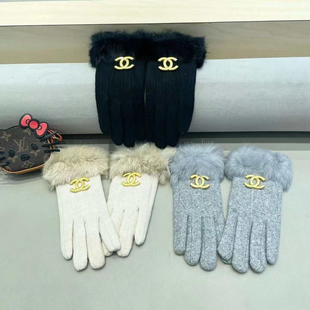 CHANEL GLOVES IN COOL GRAY WOOL AND RABBIT FUR 417170