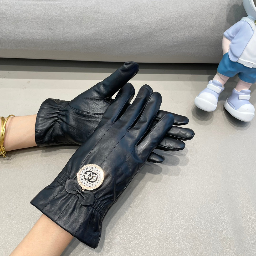 GUCCI CLASSIC TOUCHSCREEN GLOVES IN BLACK SHEEPSKIN 427387