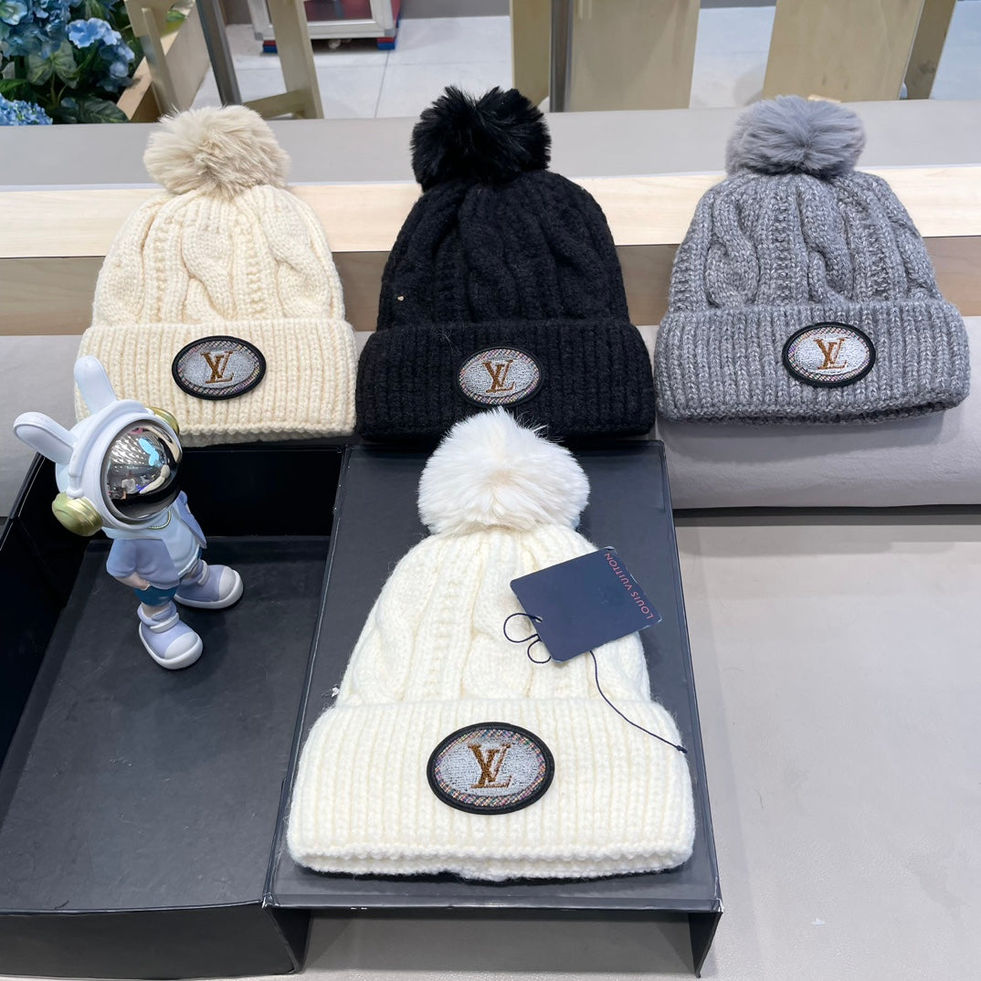 LOUIS VUITTON BEANIE HAT IN BLACK WOOL 433486