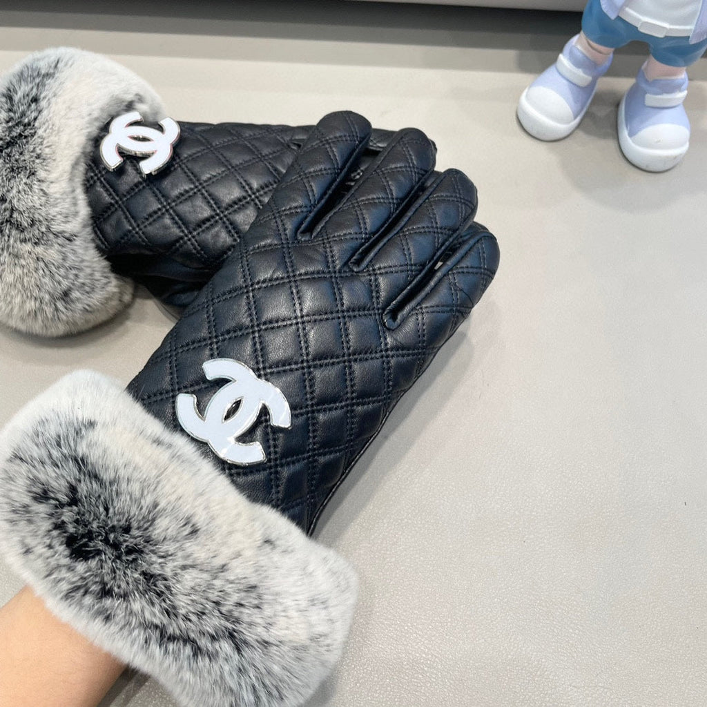CHANEL GLOVES IN BLACK LAMBSKIN WITH RABBIT FUR 463793