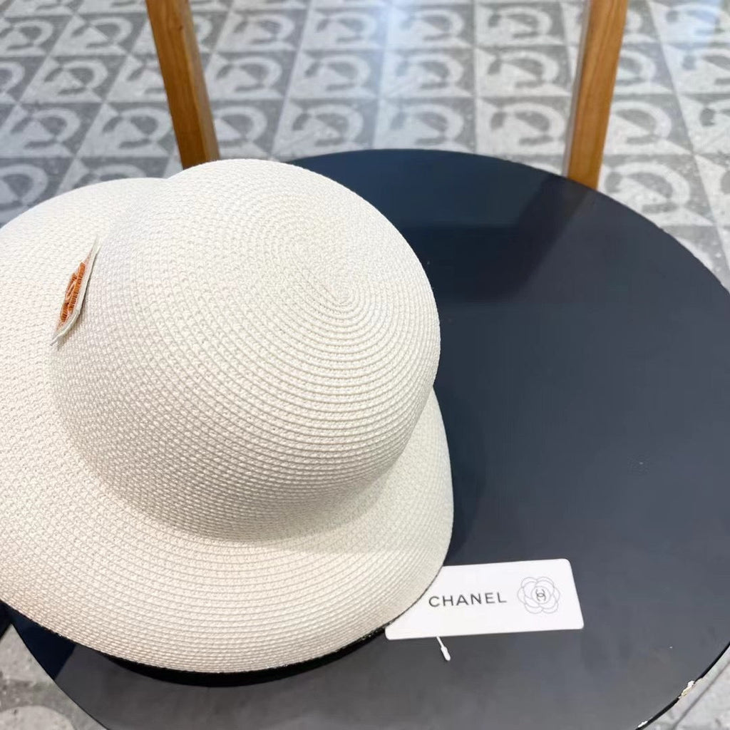 CHANEL STRAW CLOCHE HAT WHITE 672755