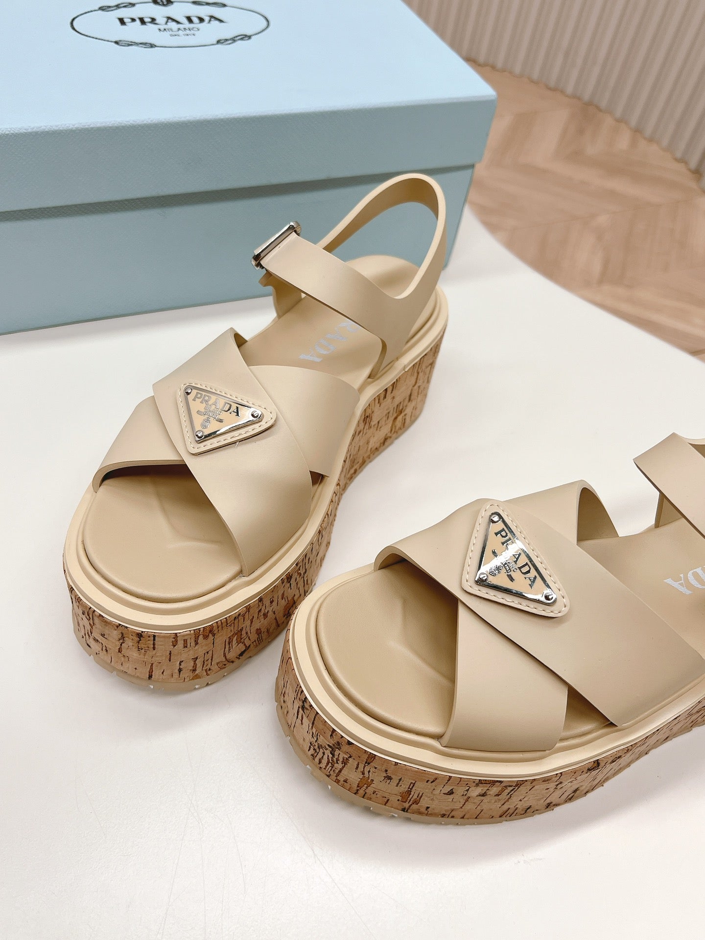 PRADA WEDGE PLATFORM SANLS BEIGE CALFSKIN