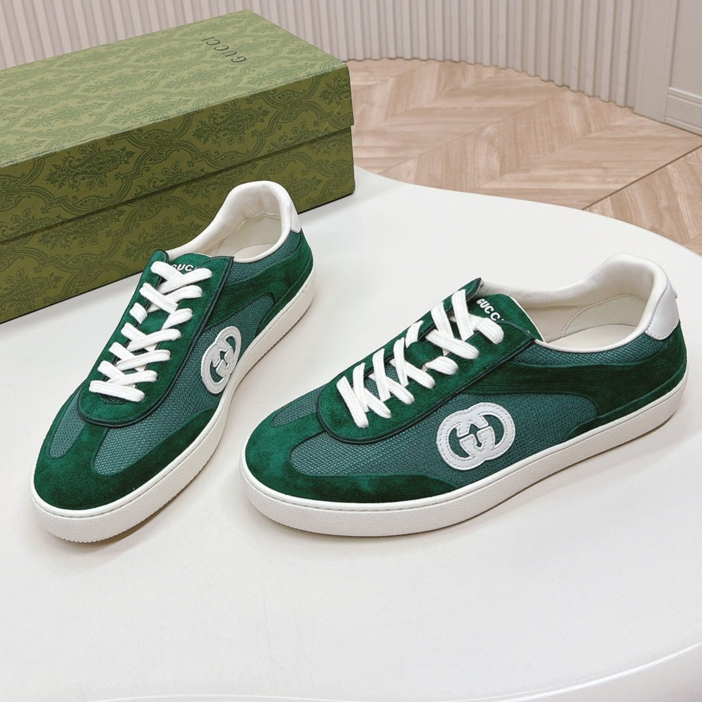 GUCCI SNEAKER WITH INTERLOCKING G IN GREEN FOREST SUEDE AND MESH