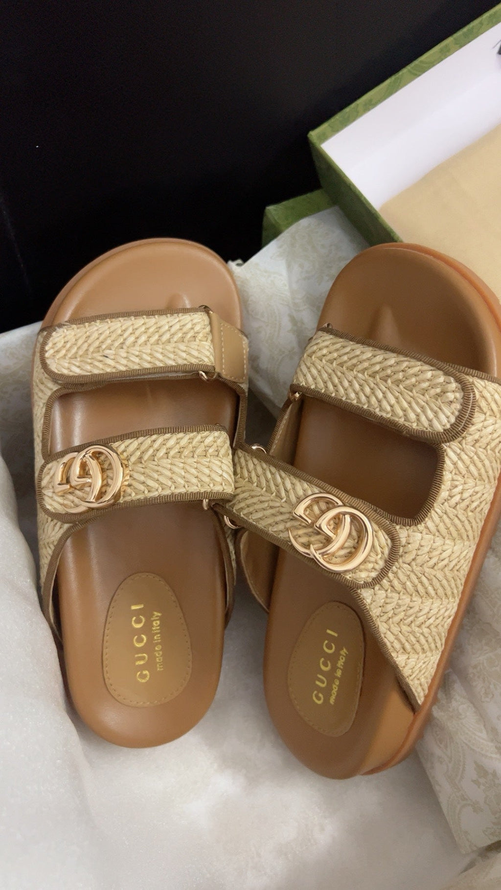 GUCCI SANDAL WITH DOUBLE G CARAMEL CALFSKIN