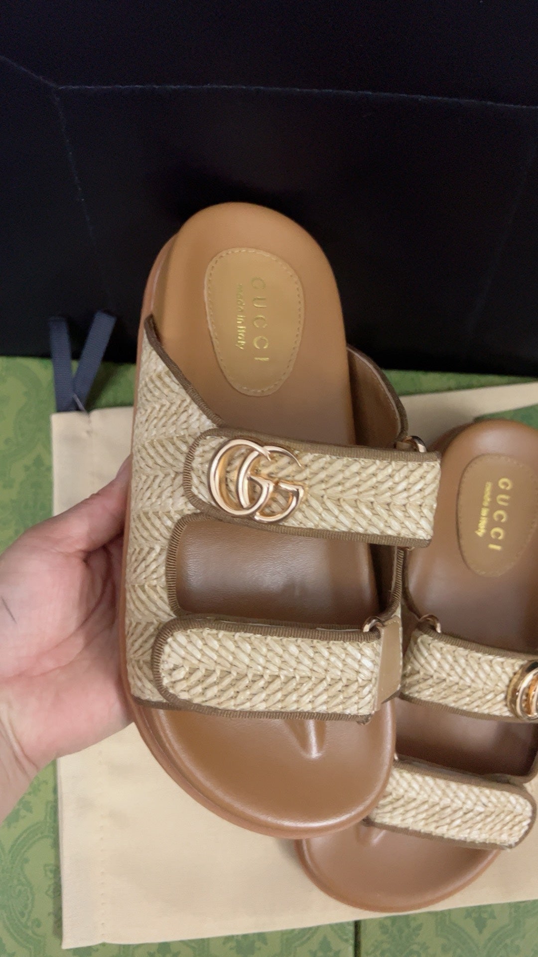 GUCCI SANDAL WITH DOUBLE G CARAMEL CALFSKIN