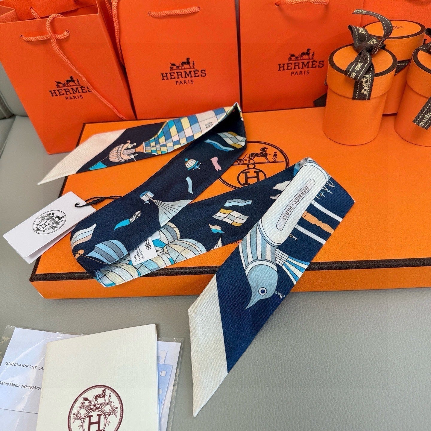 HERMES HERMES 25S NECKERCHIEF 86 IN SILK 991546