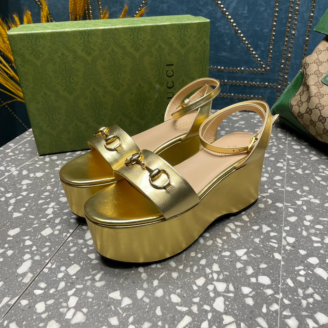 GUCCI HORSEBIT FLATFORM SANDAL METALLIC GOLD CALFSKIN