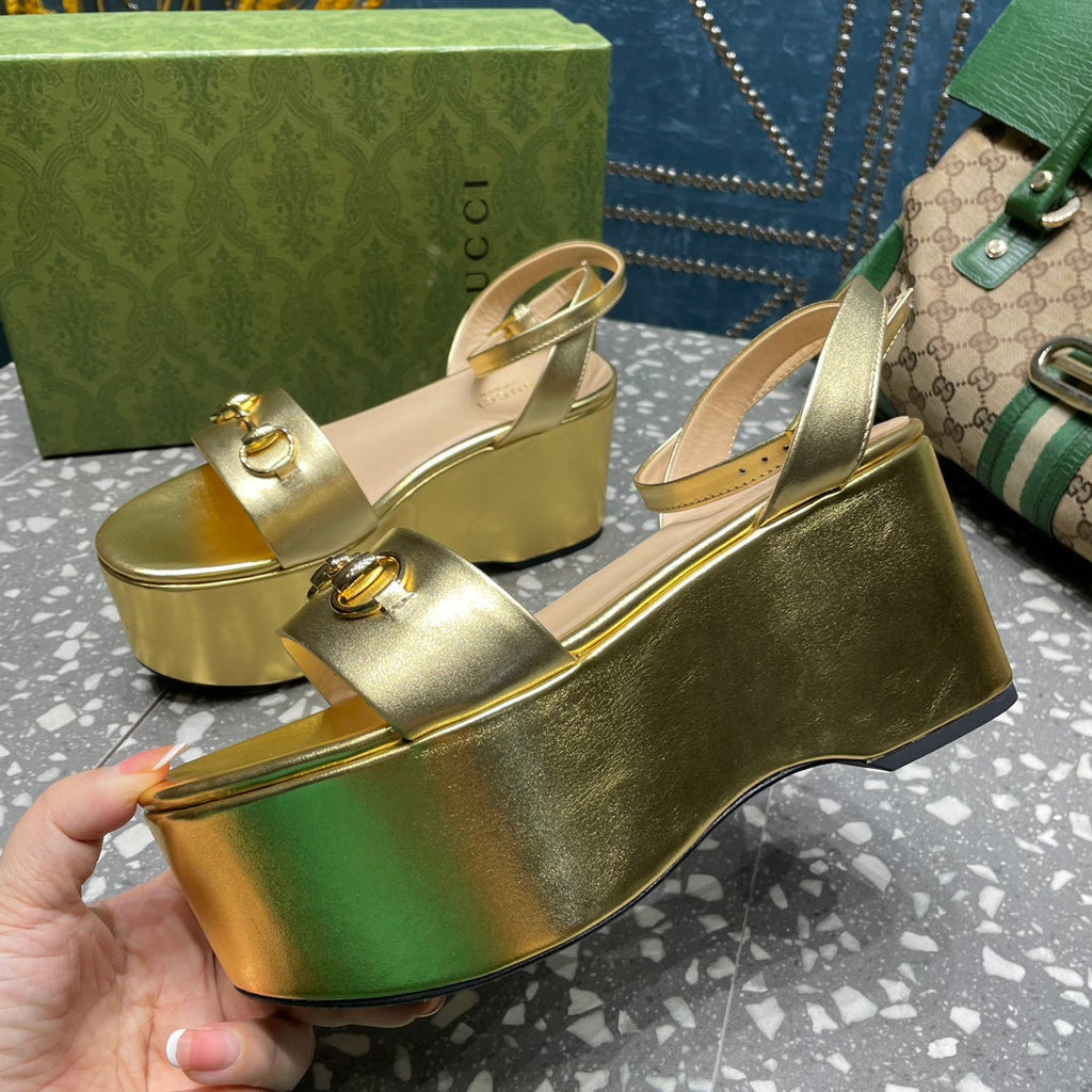 GUCCI HORSEBIT FLATFORM SANDAL METALLIC GOLD CALFSKIN