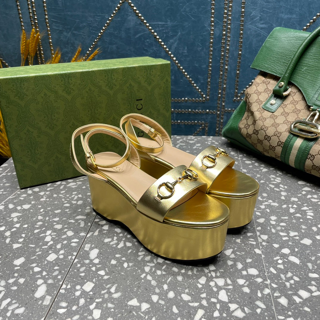 GUCCI HORSEBIT FLATFORM SANDAL METALLIC GOLD CALFSKIN
