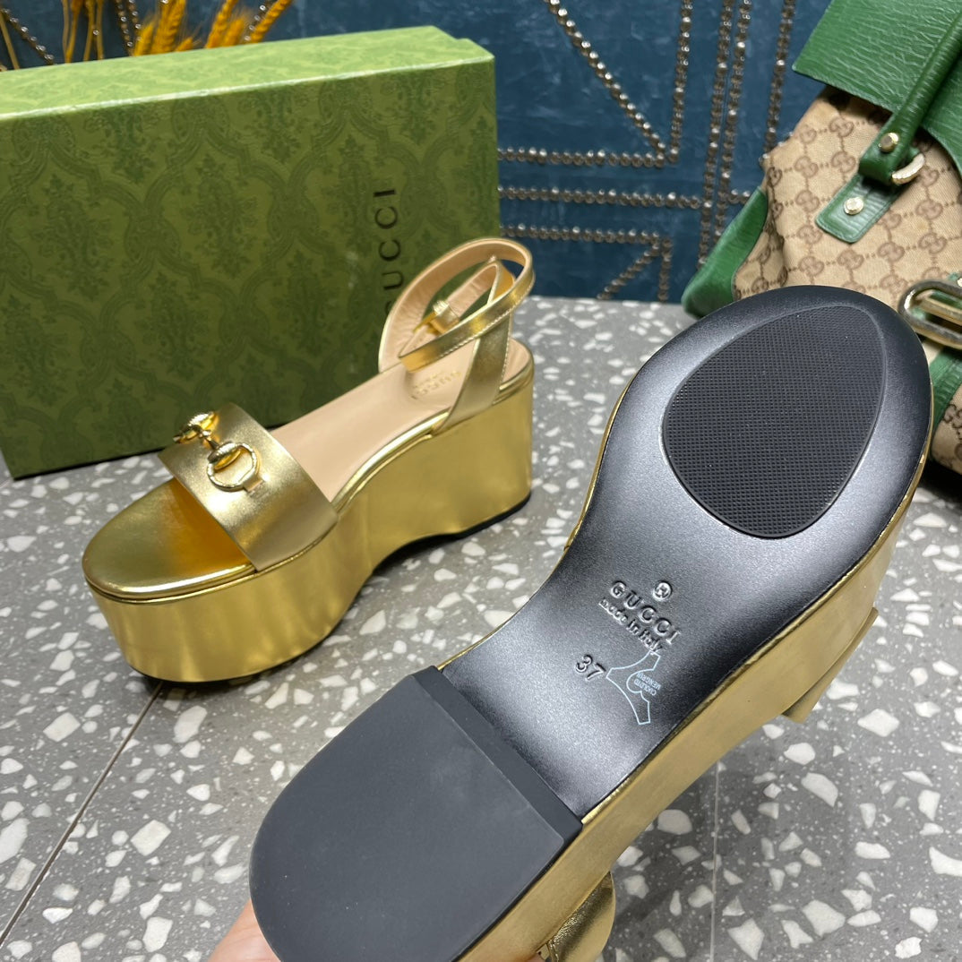 GUCCI HORSEBIT FLATFORM SANDAL METALLIC GOLD CALFSKIN