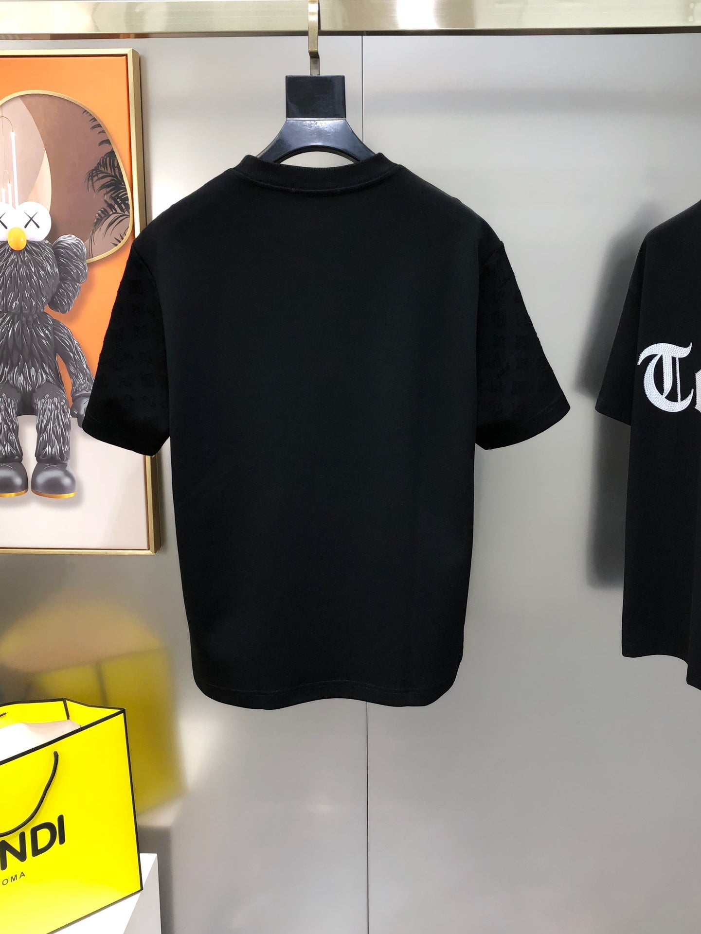 LOUIS VUITTON LV BLACK COTTON T-SHIRT 239470