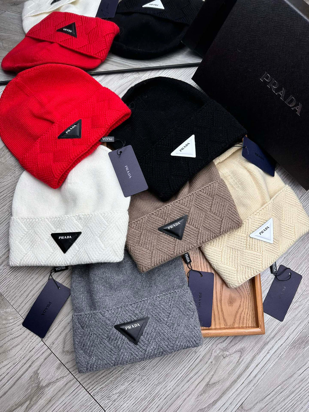 PRADA BEANIE HAT IN BLACK WOOL AND RABBIT FUR 436400