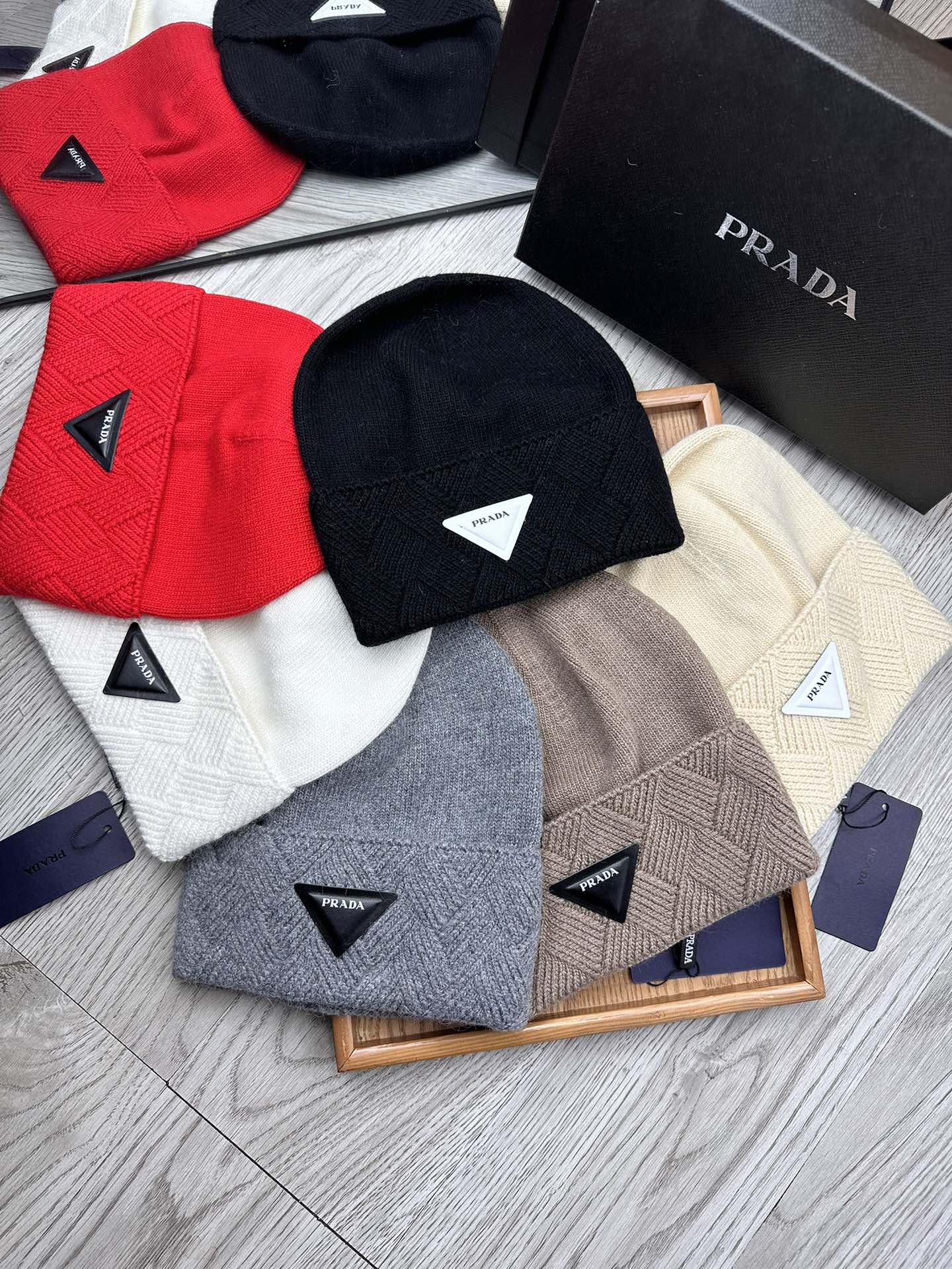 PRADA BEANIE HAT IN MEDIUM BROWN WOOL AND RABBIT FUR 342039