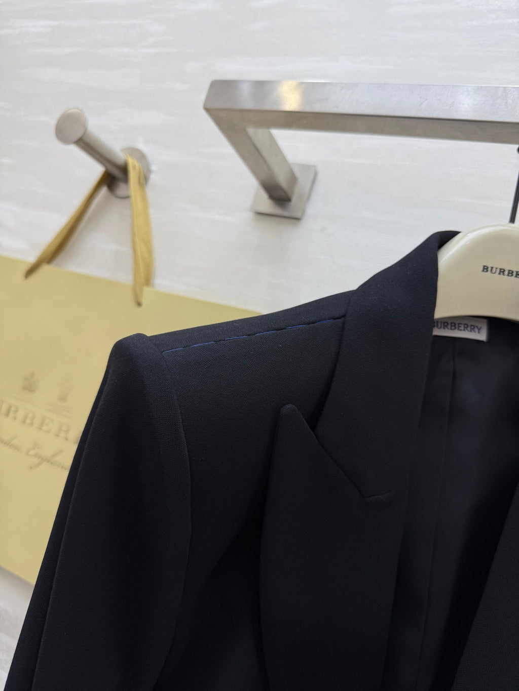 BURBERRY 25S BLAZER 101