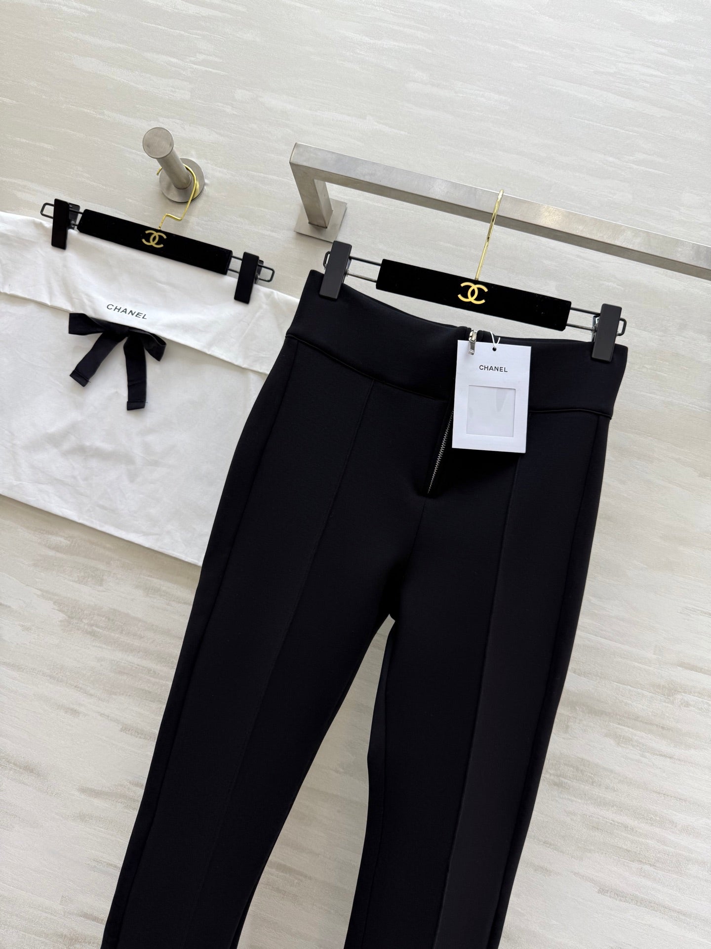 CHANEL 26S SLIM-FIT SWEATPANTS 744