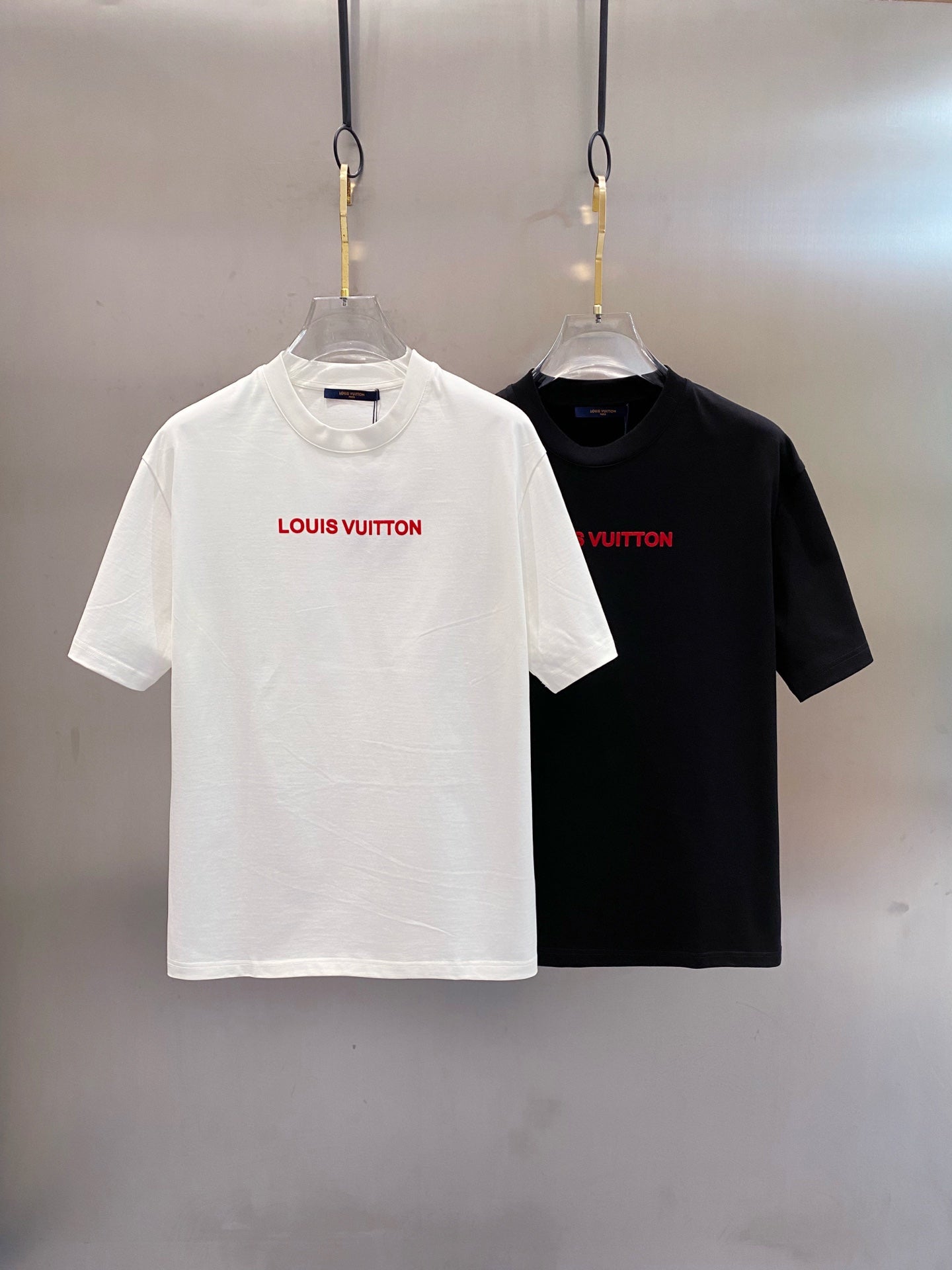 LOUIS VUITTON LV T-SHIRT IN WHITE COTTON RED LOGO 238834