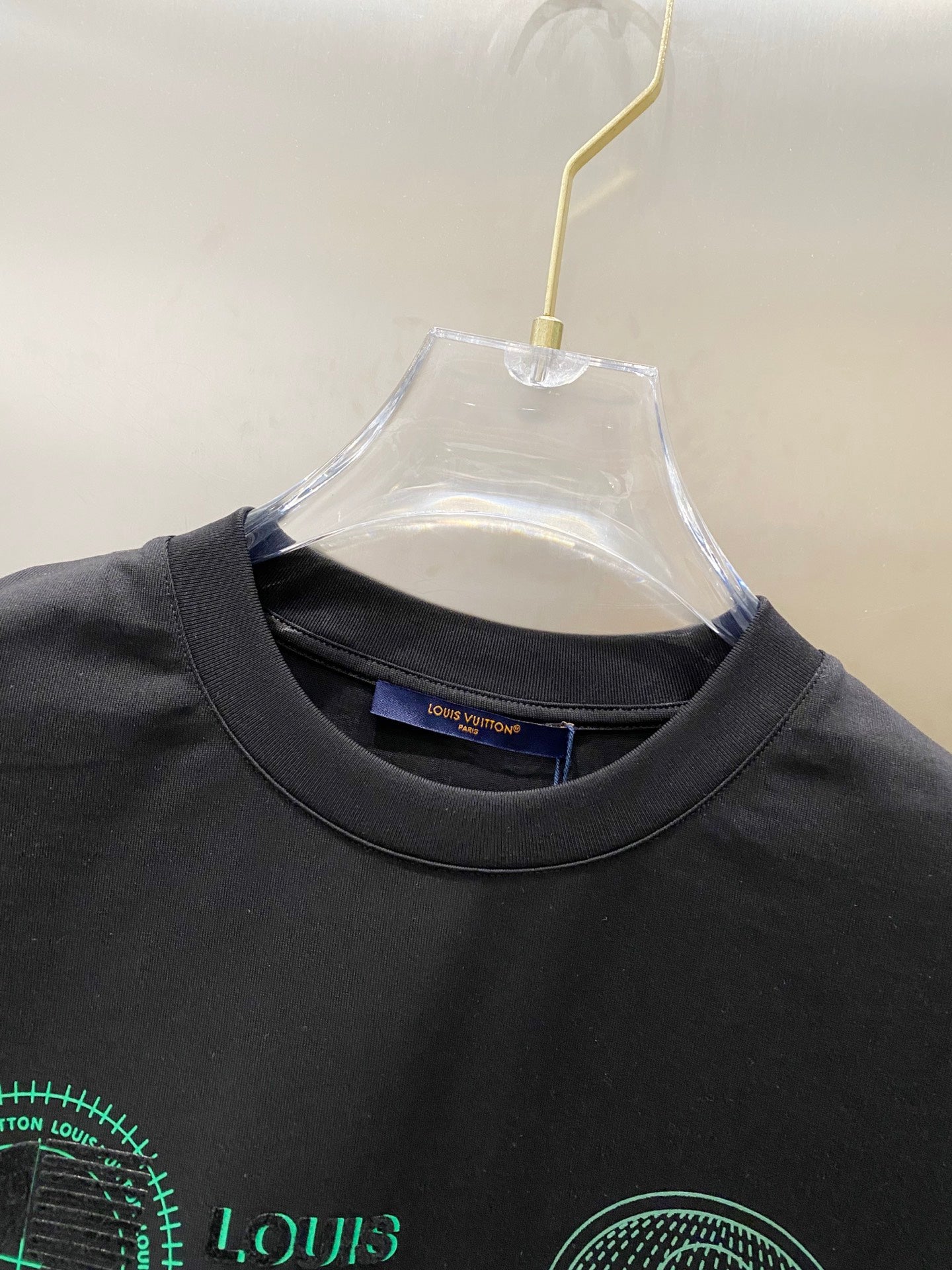 LOUIS VUITTON LV BLACK COTTON T-SHIRT GREEN LOGO PRINT 238842