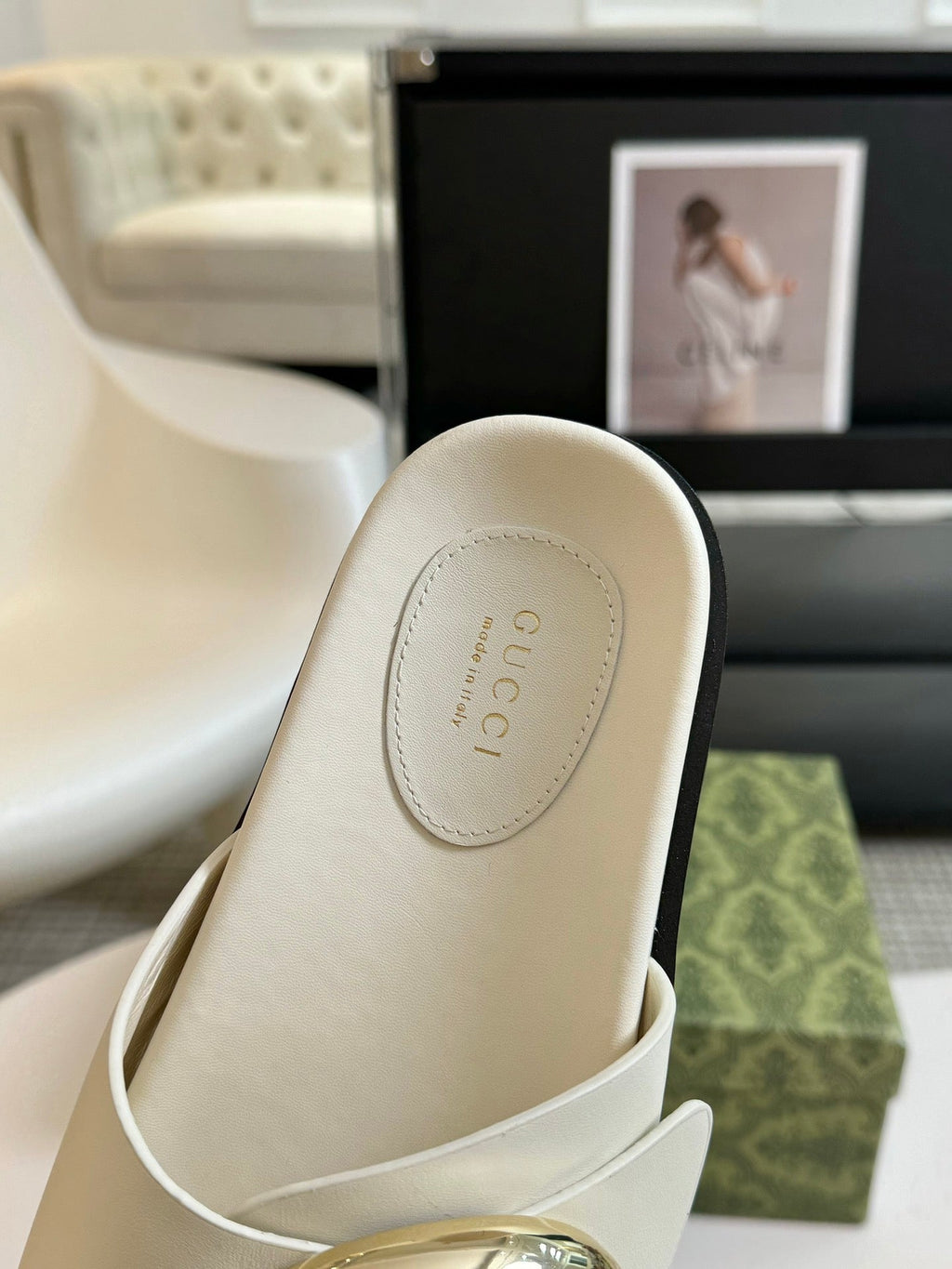 GUCCI WOMEN'S SLIPPER IN WHITE CALFSKIN WITH GOLD HARDWARE