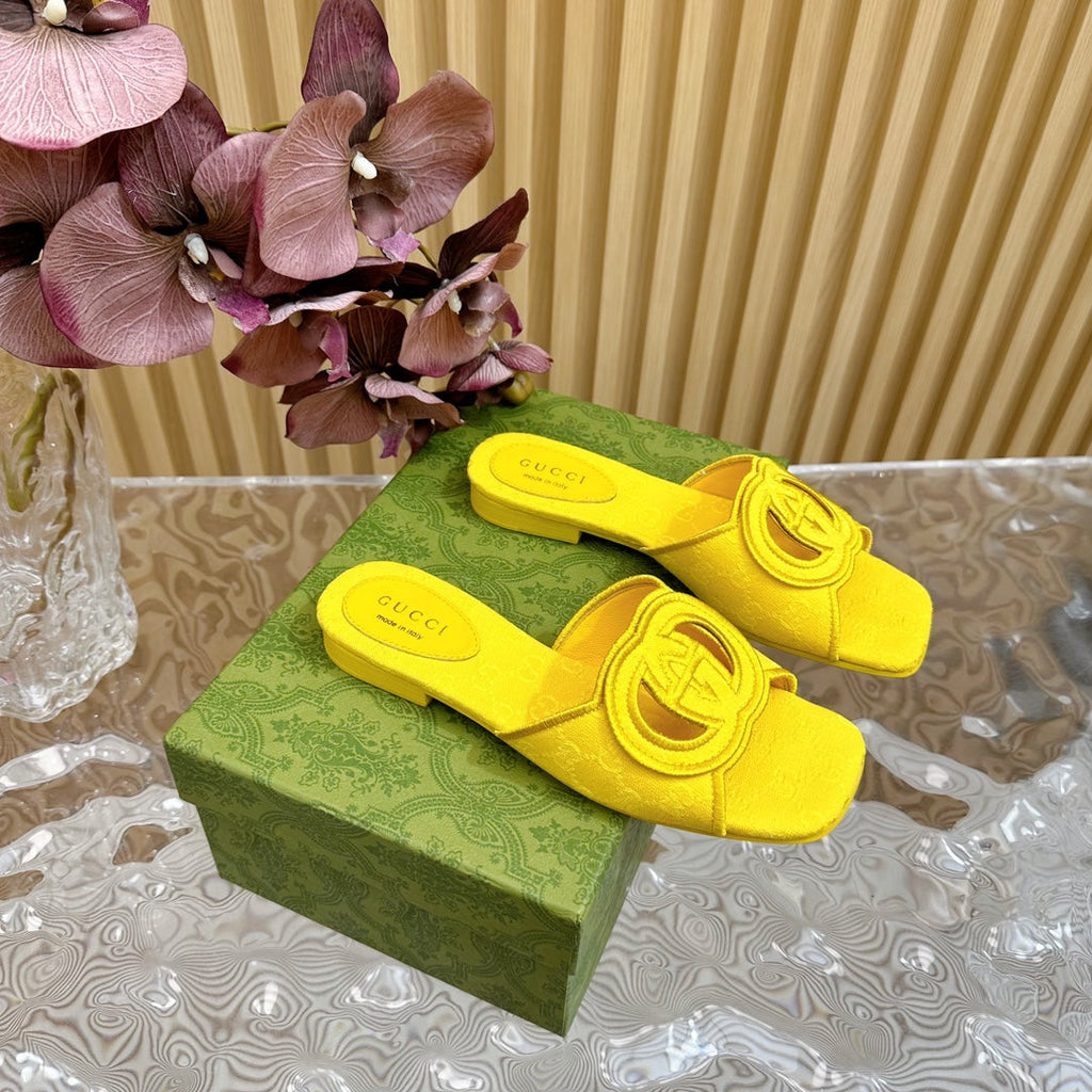 GUCCI WOMEN'S INTERLOCKING G SLIDE SANDAL LEMON CANVAS
