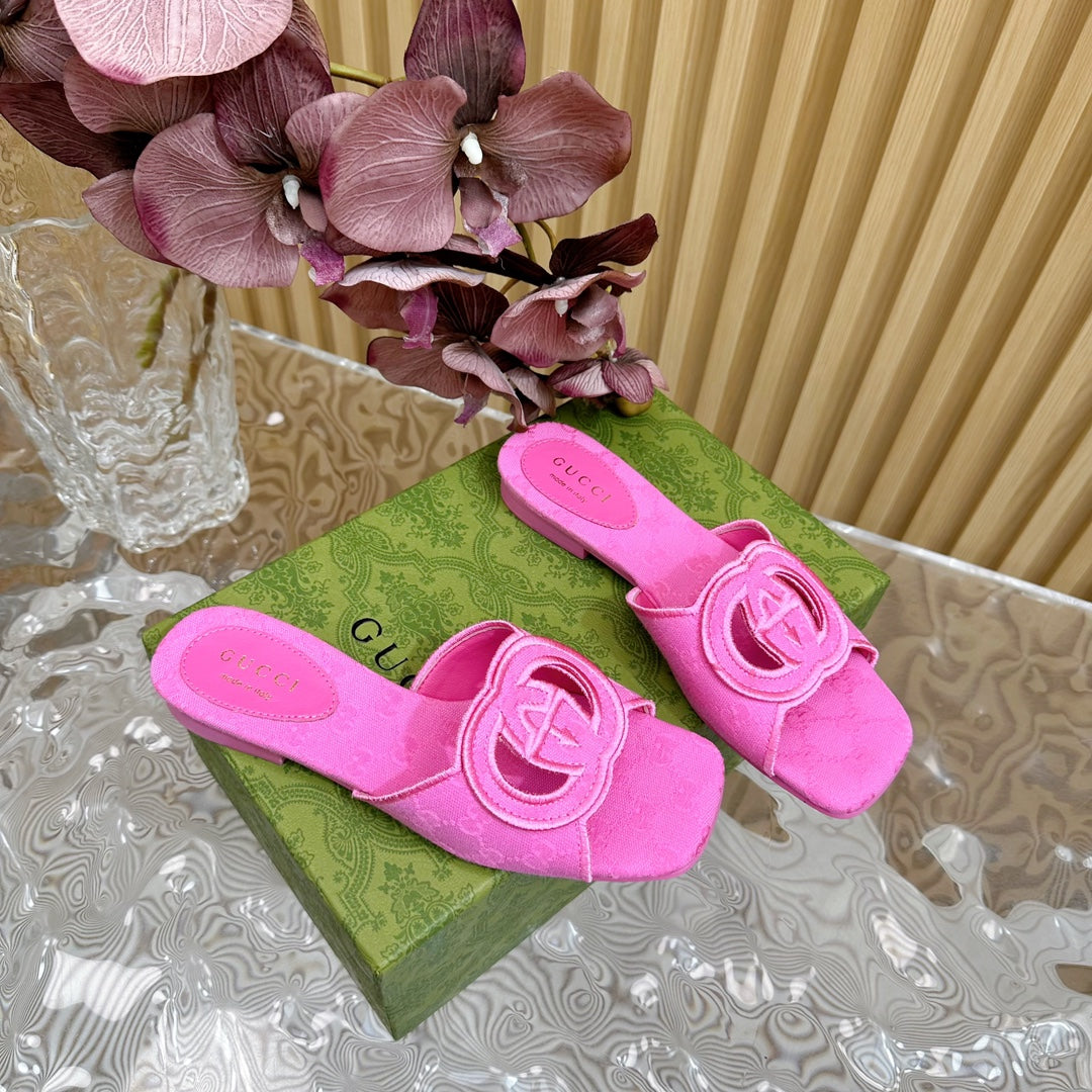 GUCCI WOMEN'S INTERLOCKING G SLIDE SANDAL BRIGHT PINK CANVAS