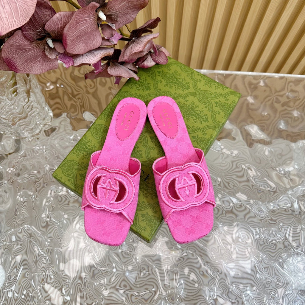 GUCCI WOMEN'S INTERLOCKING G SLIDE SANDAL BRIGHT PINK CANVAS