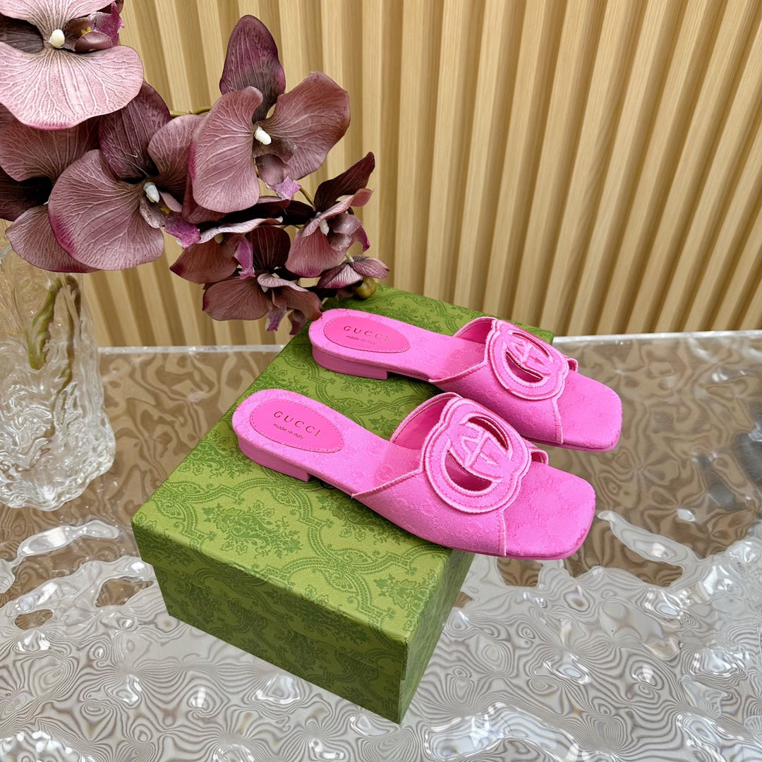 GUCCI WOMEN'S INTERLOCKING G SLIDE SANDAL BRIGHT PINK CANVAS