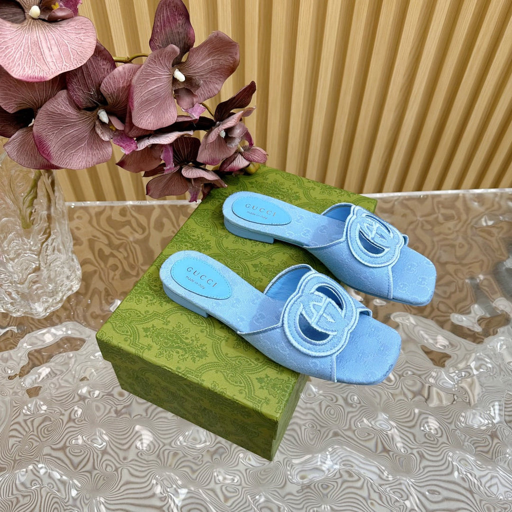 GUCCI WOMEN'S INTERLOCKING G SLIDE SANDAL SKY CANVAS