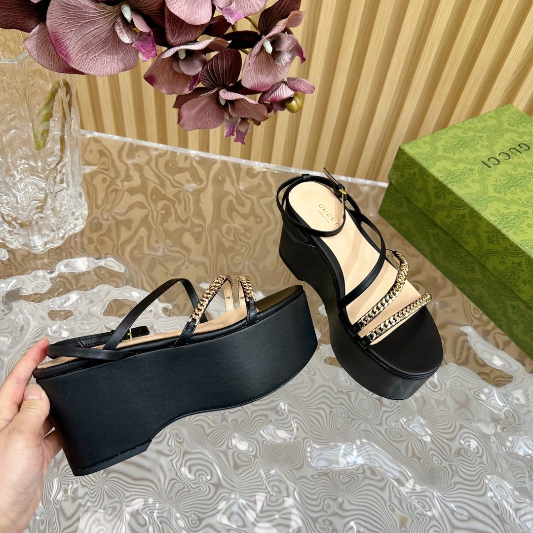 GUCCI PLATFORM SANDAL BLACK CALFSKIN WITH CHAINS