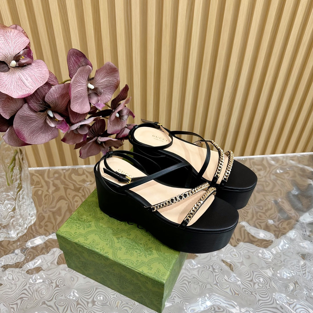 GUCCI PLATFORM SANDAL BLACK CALFSKIN WITH CHAINS