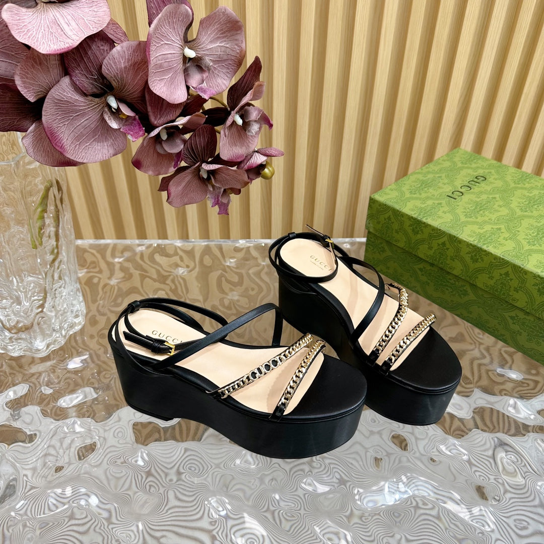 GUCCI PLATFORM SANDAL BLACK CALFSKIN WITH CHAINS