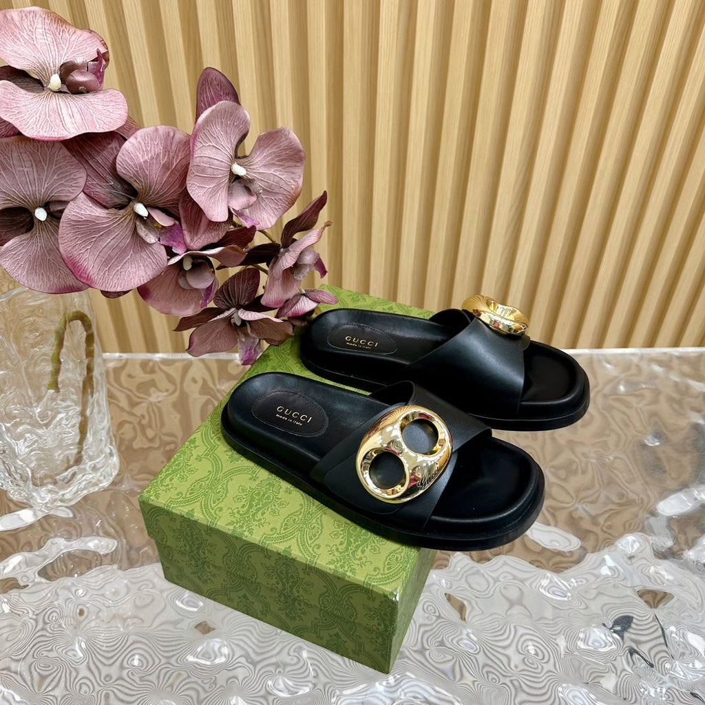 GUCCI WOMEN'S SLIPPER IN BLACK CALFSKIN WITH GOLD HARDWARE