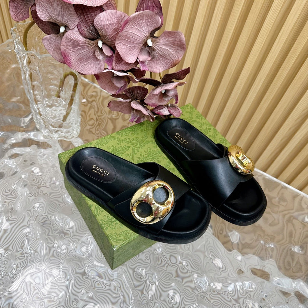GUCCI WOMEN'S SLIPPER IN BLACK CALFSKIN WITH GOLD HARDWARE