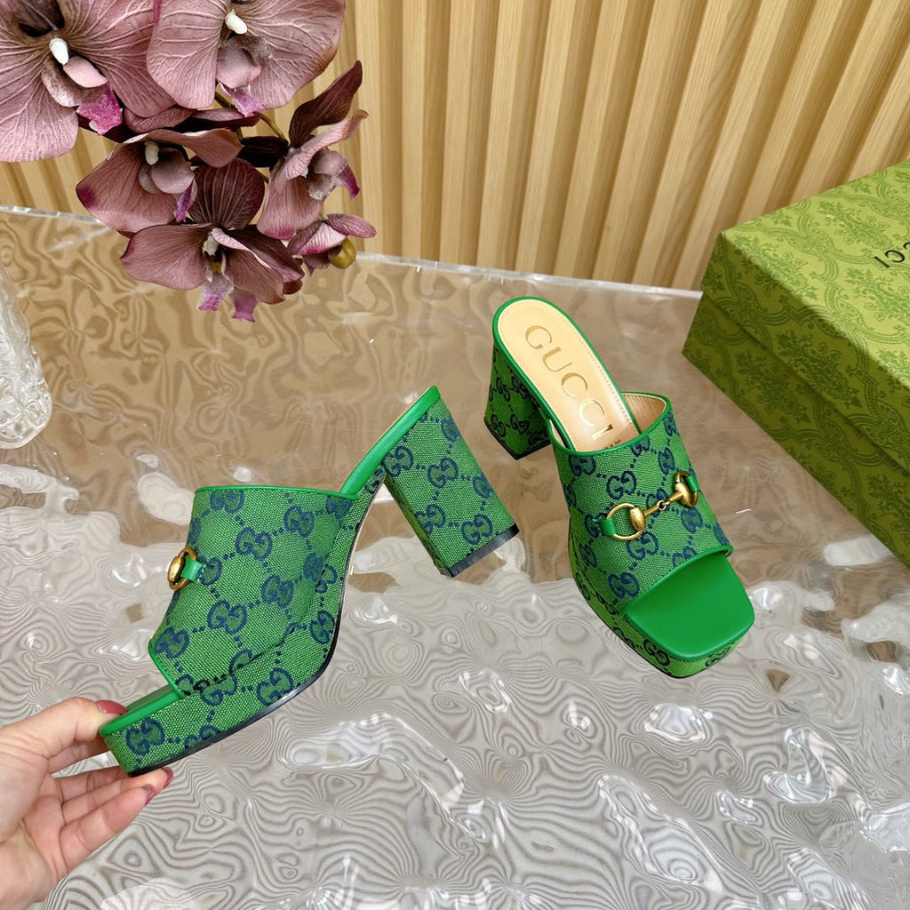 GUCCI HORSEBIT SLIDE SANDAL IN FOREST GREEN MONOGRAM CANVAS AND SHEEPSKIN LINING