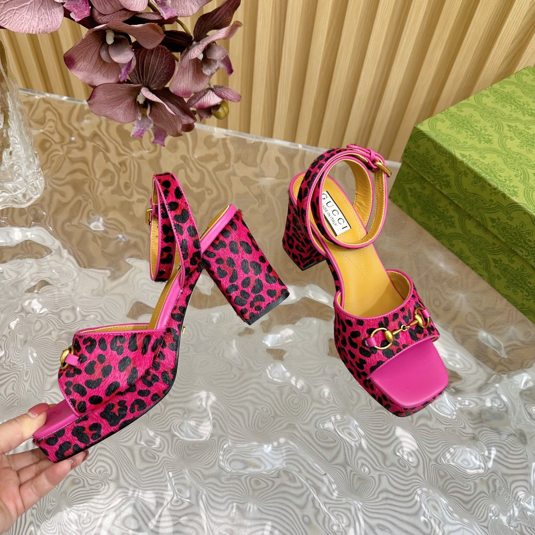 GUCCI HORSEBIT HIGH-HEEL SANDAL WITH LEOPARD PRINT IN MAGENTA PINK VELVET AND CALFSKIN LINING