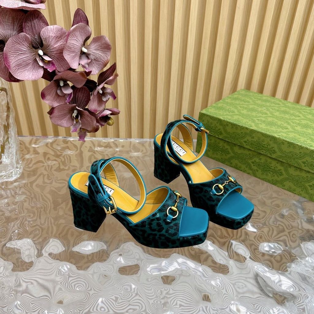 GUCCI HORSEBIT HIGH-HEEL SANDAL WITH LEOPARD PRINT IN TURQUOISE VELVET AND CALFSKIN LINING