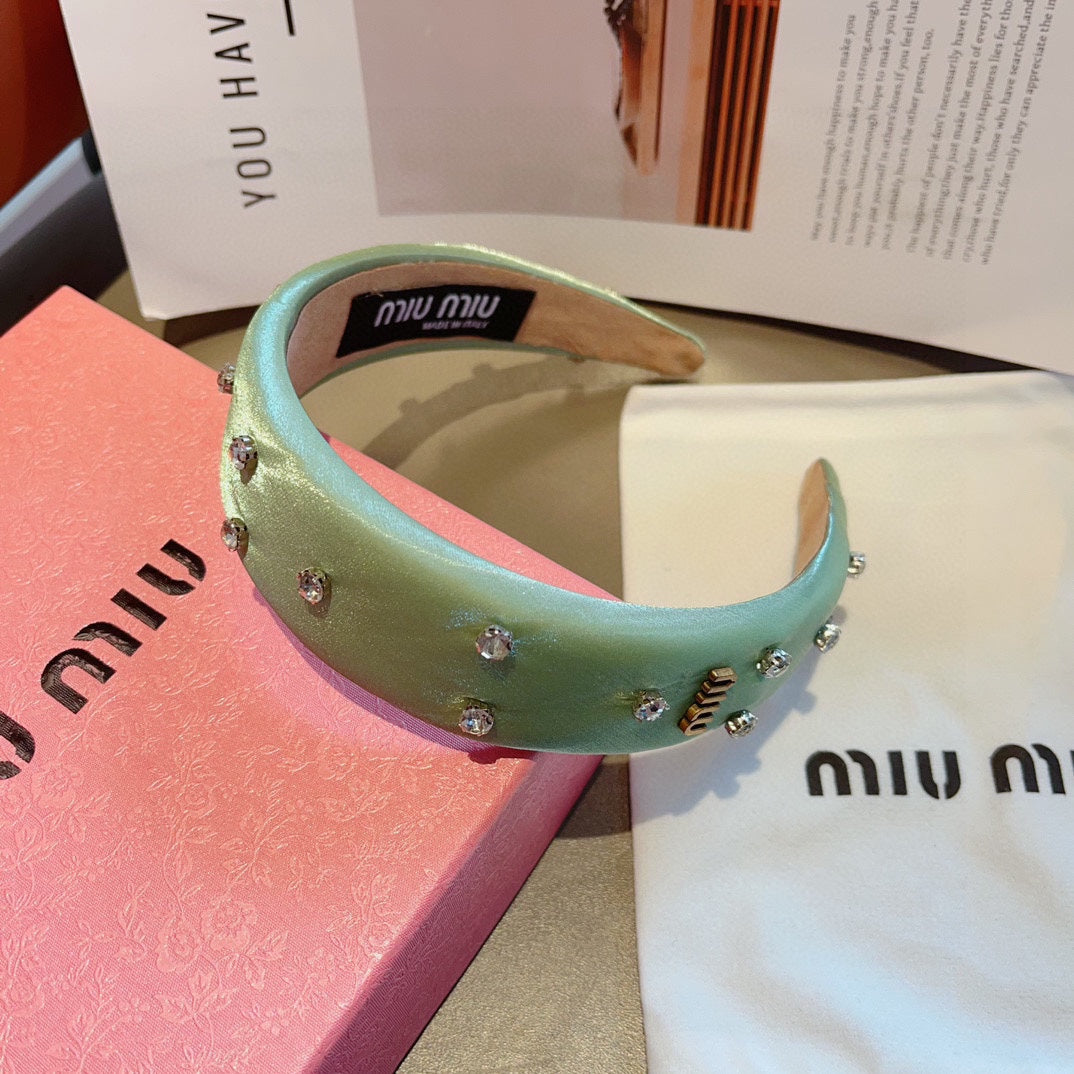 THICK HEADBAND IN JADE GREEN SILK ATTACHED DIAMONDS 406043