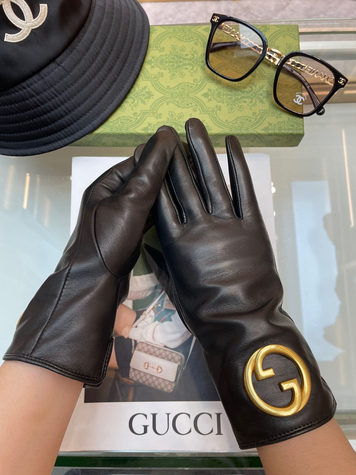 GUCCI GLOVES IN BLACK SHEEPSKIN WITH CASHMERE LINING 432595