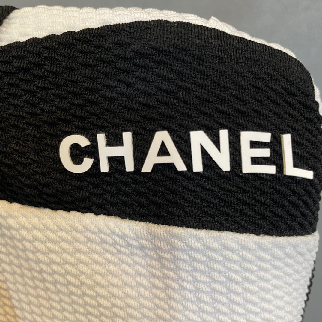 CHANEL BIKINI SWIMSUIT SET IN BLACK AND WHITE 573553
