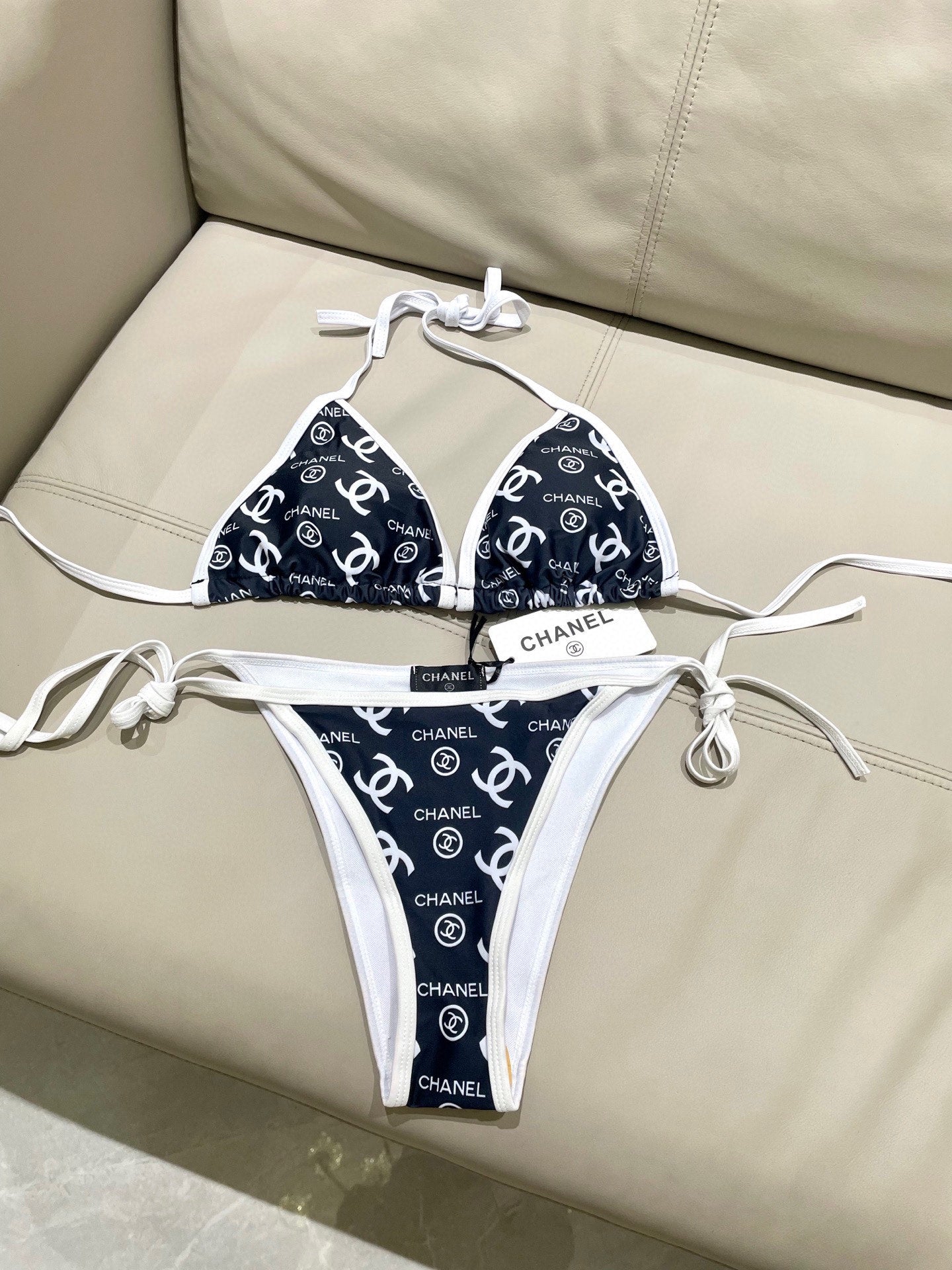 CHANEL BIKINI SWIMSUIT IN BLACK AND WHITE AND PRINTED 627825