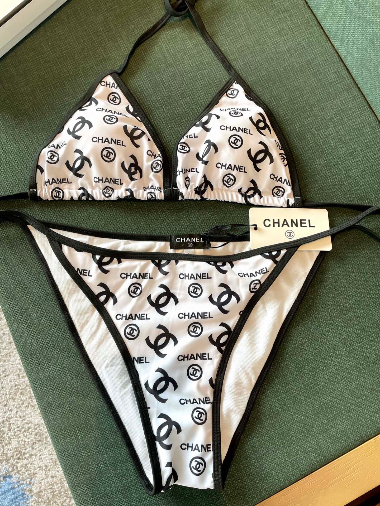 CHANEL BIKINI SWIMSUIT IN WHITE AND BLACK LOGO PRINTED 627826