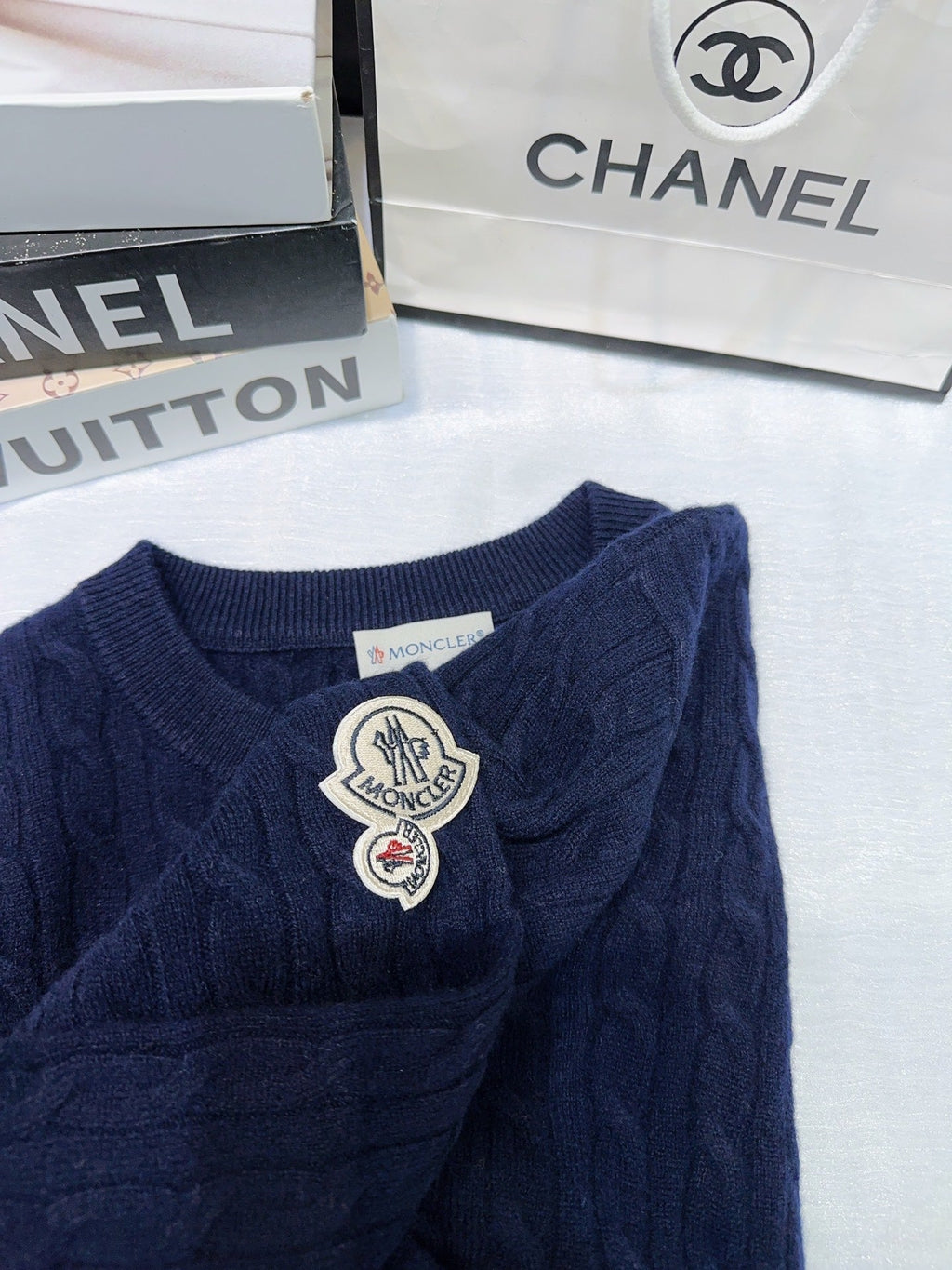 MONCLER 25S LONG-SLEEVE CREWNECK SWEATER 380