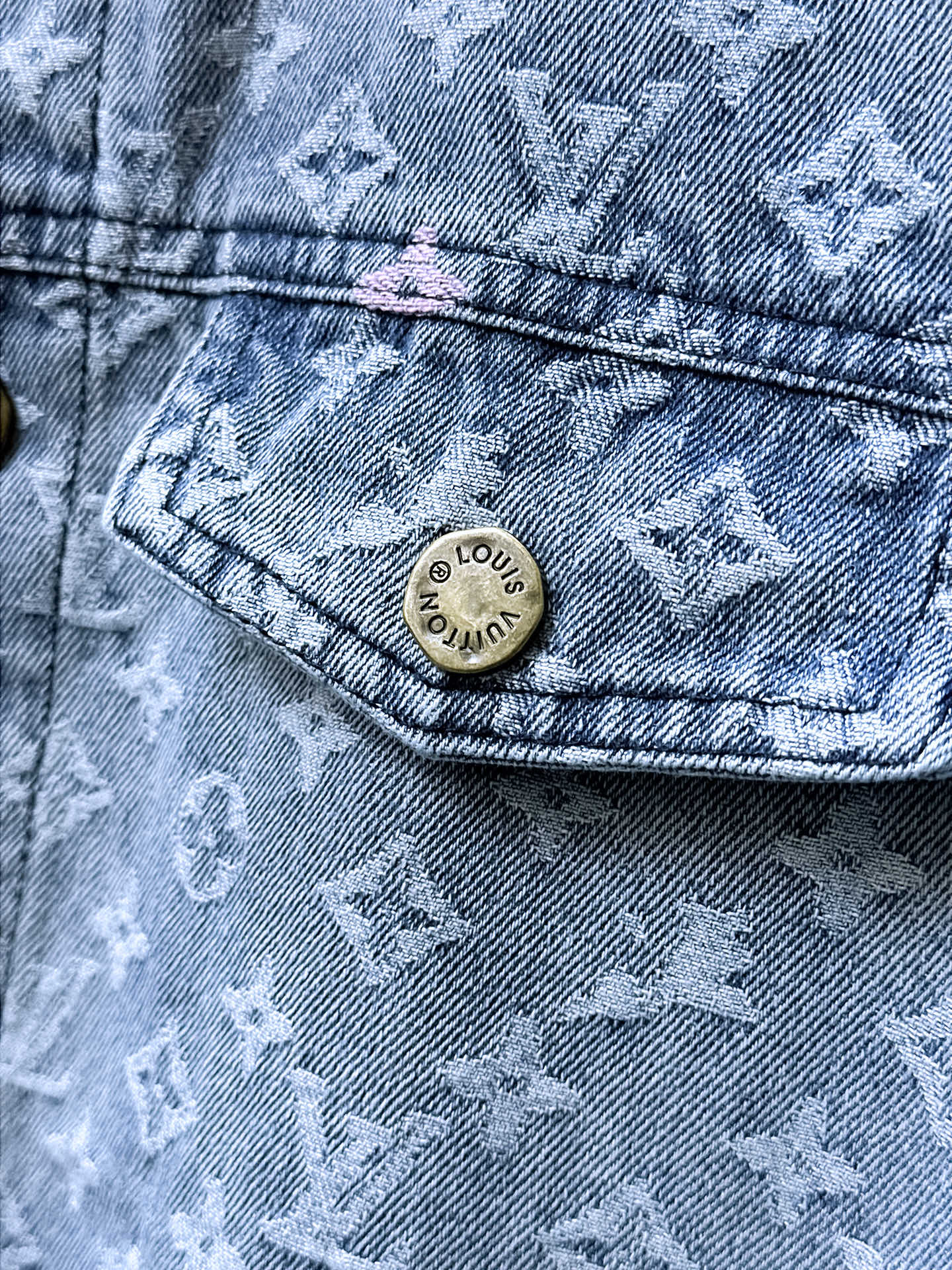 LOUIS VUITTON LV SHIRT JACKET IN LIGHT BLUE MONOGRAM CRAGGY DENIM 239125