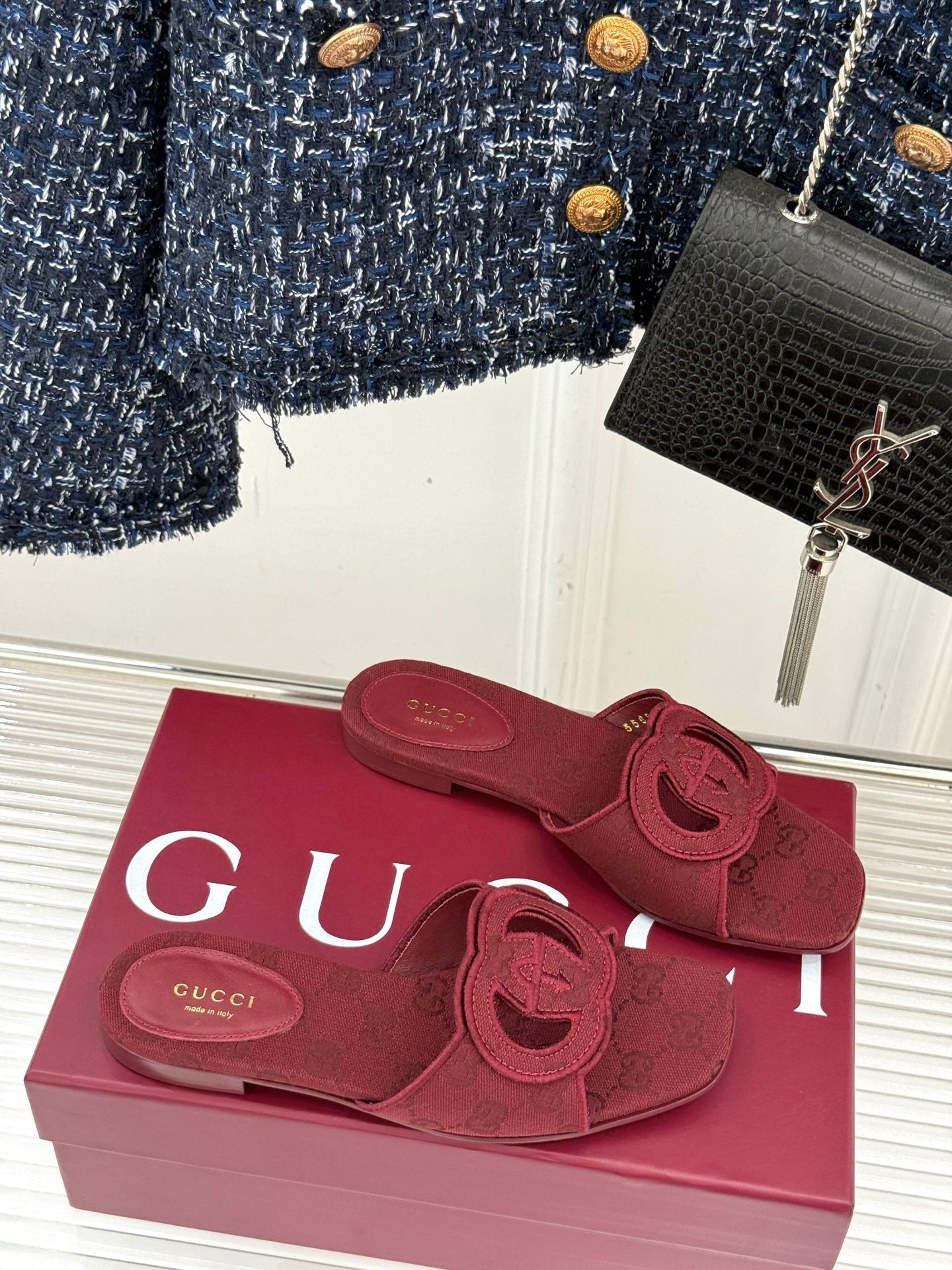GUCCI SLIDE SANDALS IN RED FABRIC EMBOSSED LOGO STYLE 4