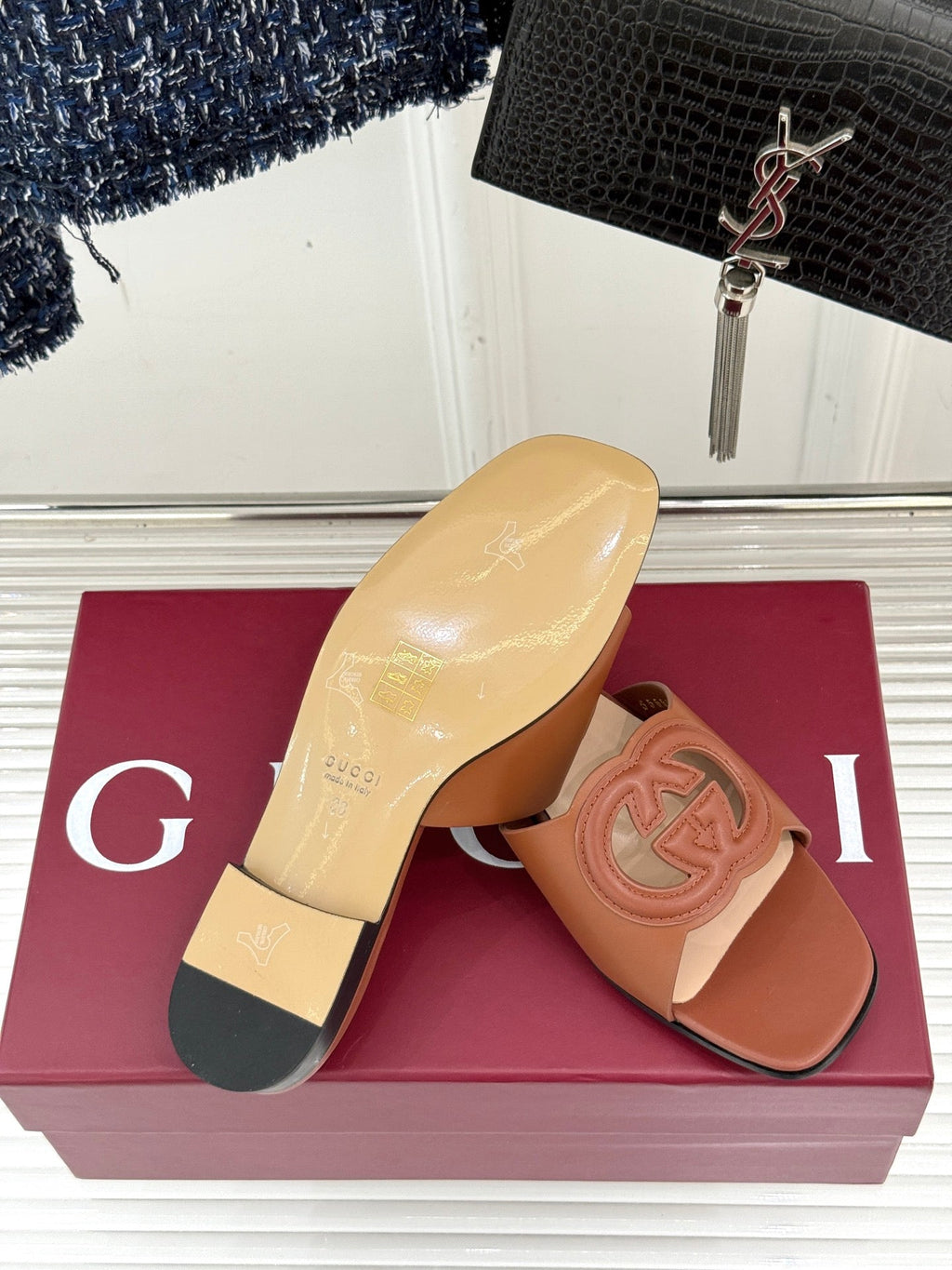 GUCCI SLIDE SANDALS IN BROWN CALFSKIN