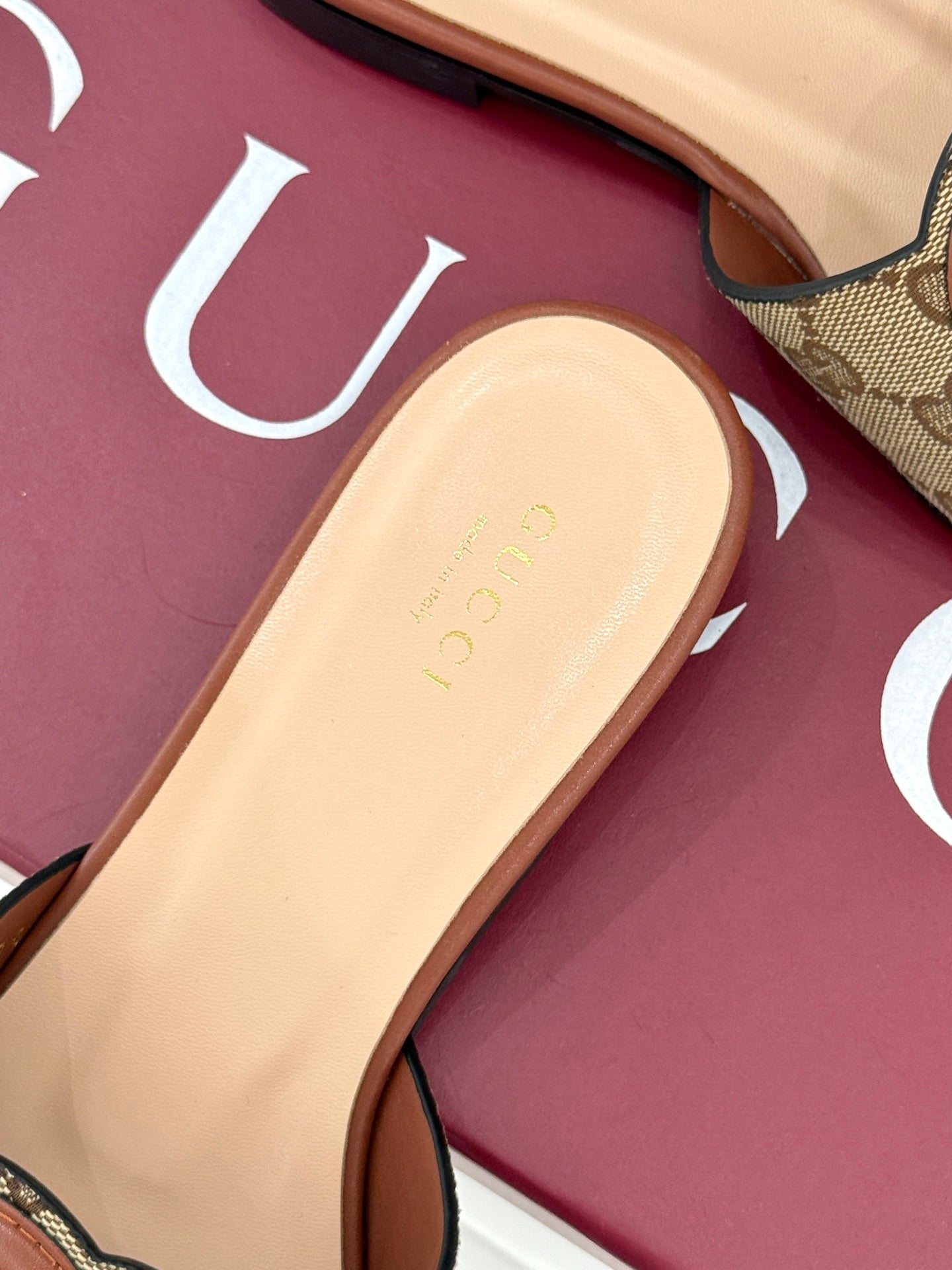 GUCCI SLIDE SANDALS IN BURNT BROWN AND LIGHT BEIGE CALFSKIN